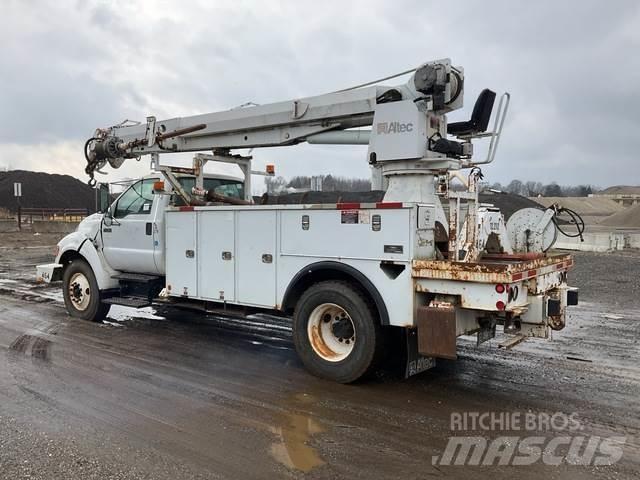 Ford F-750 Пересувні бурові установки