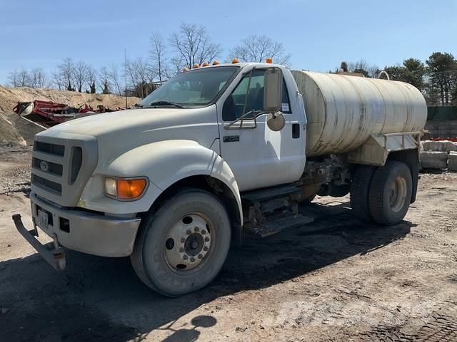 Ford F-750 Поливальні машини