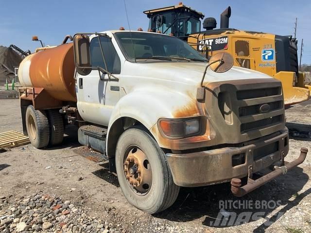Ford F-750 Поливальні машини