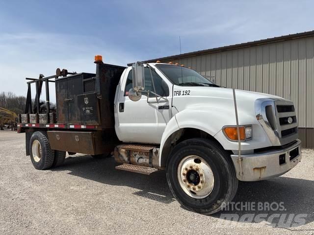 Ford F-750 Будтехніка - Інші