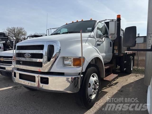 Ford F-750 Вантажівки-платформи/бокове розвантаження