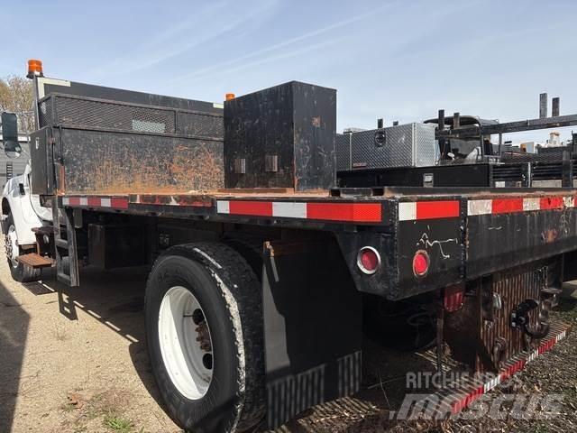 Ford F-750 Вантажівки-платформи/бокове розвантаження