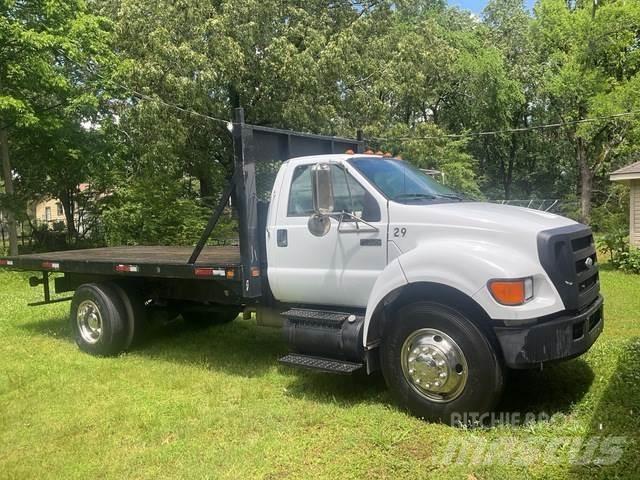 Ford F-750 Вантажівки-платформи/бокове розвантаження