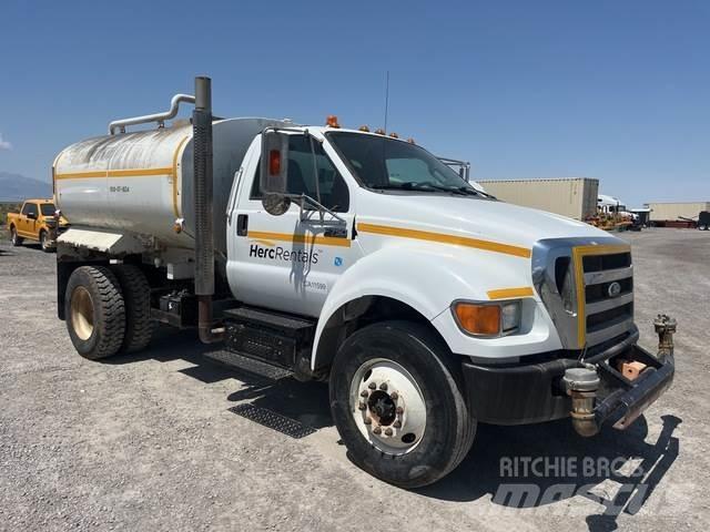 Ford F-750 Поливальні машини