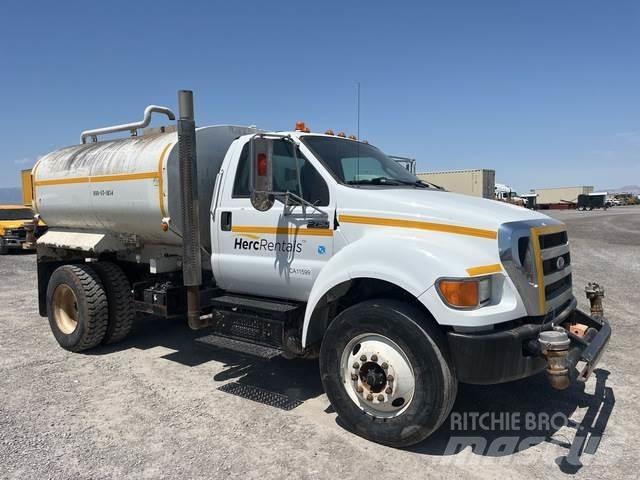 Ford F-750 Поливальні машини