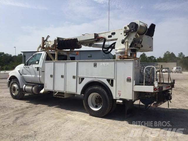 Ford F-750 Пересувні бурові установки