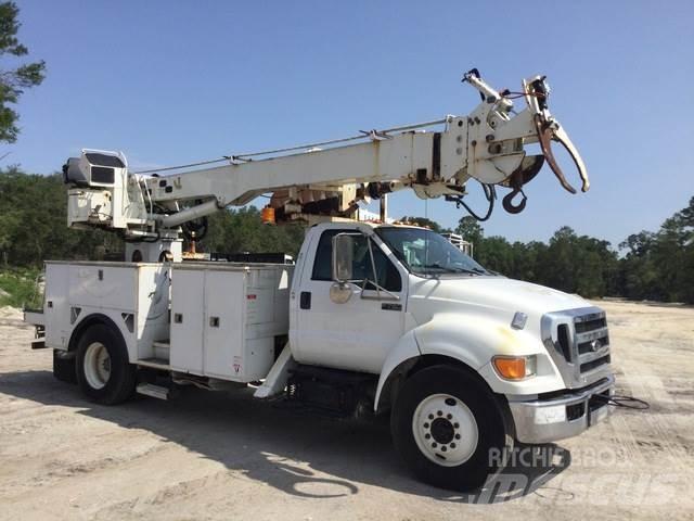 Ford F-750 Пересувні бурові установки