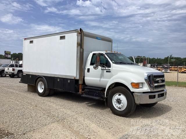 Ford F-750 Будтехніка - Інші
