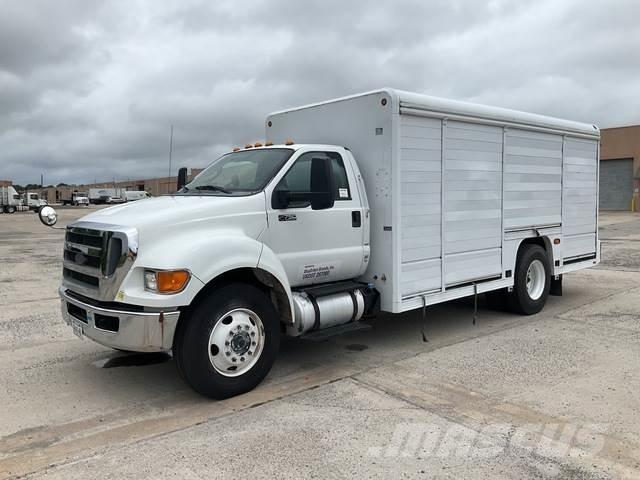 Ford F-750 Вантажівки для доставки напоїв