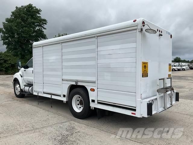 Ford F-750 Вантажівки для доставки напоїв