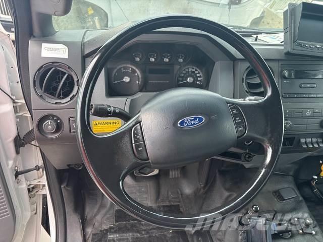 Ford F-750 Вантажівки для доставки напоїв