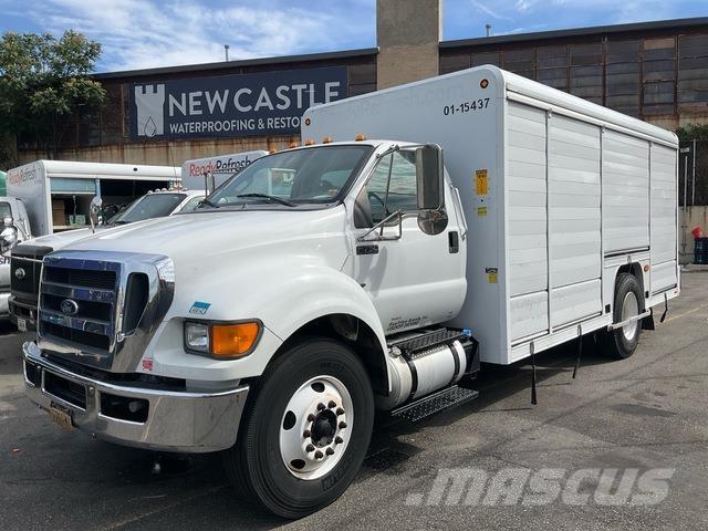Ford F-750 Вантажівки для доставки напоїв