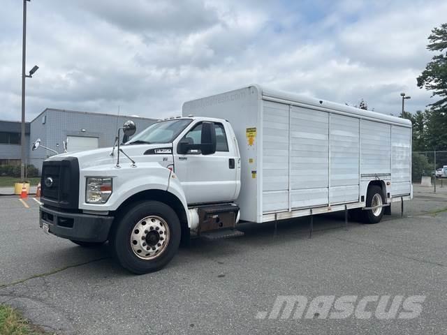 Ford F-750 Вантажівки для доставки напоїв