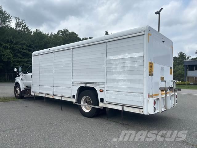 Ford F-750 Вантажівки для доставки напоїв