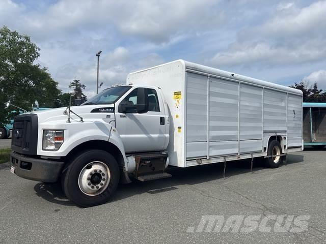 Ford F-750 Вантажівки для доставки напоїв