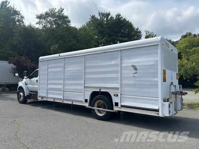 Ford F-750 Вантажівки для доставки напоїв