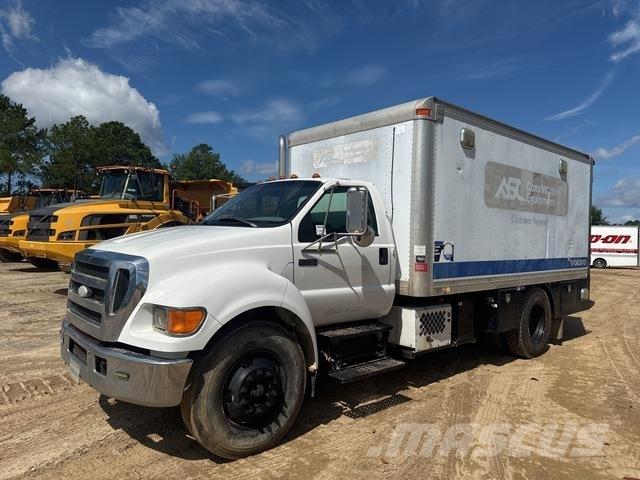 Ford F-750 Вантажівки-цистерни