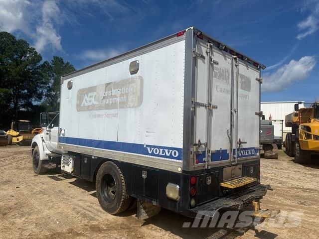Ford F-750 Вантажівки-цистерни