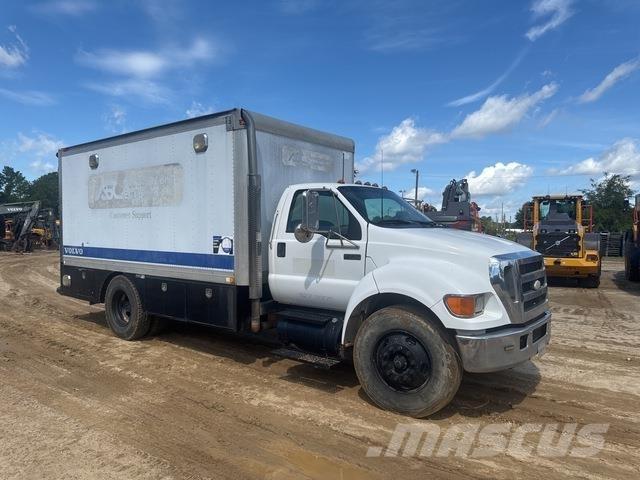 Ford F-750 Вантажівки-цистерни
