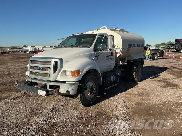 Ford F-750 Поливальні машини