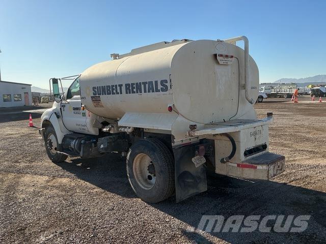 Ford F-750 Поливальні машини