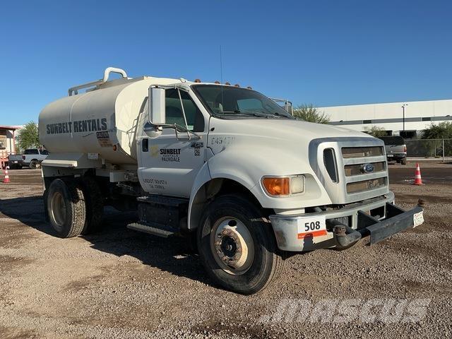 Ford F-750 Поливальні машини