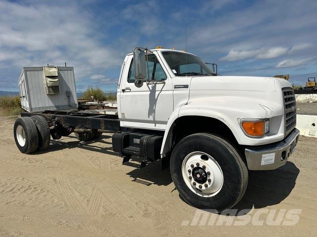 Ford F-800 Кабіни