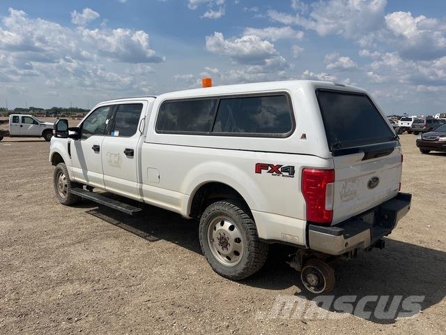 Ford F250 Пікапи / Бічне розвантаження