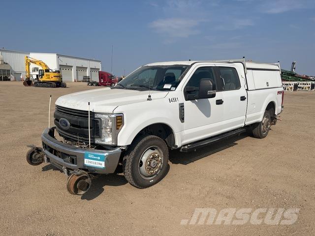 Ford F350 Пікапи / Бічне розвантаження