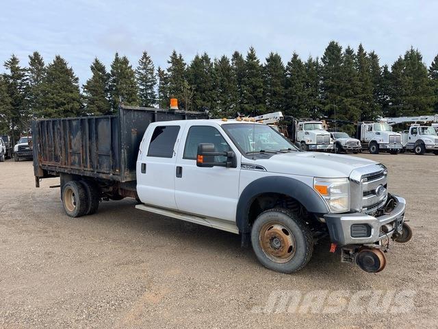 Ford F550 Вантажівки-платформи/бокове розвантаження