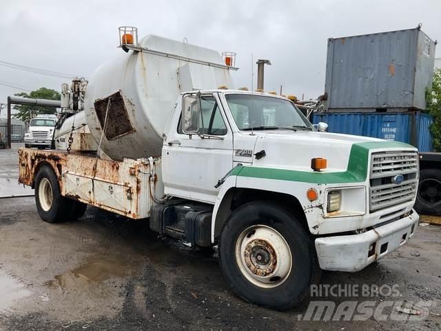 Ford F700 Будтехніка - Інші
