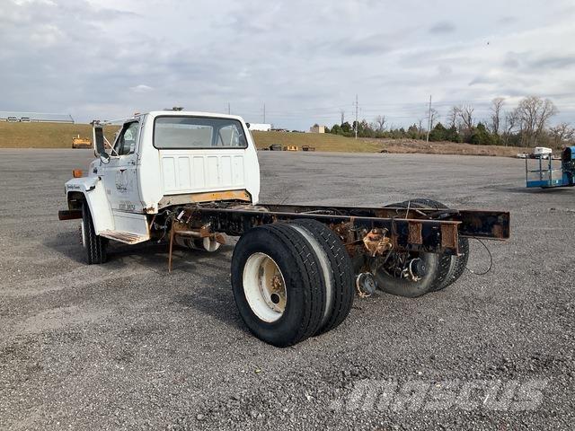 Ford F700 Кабіни