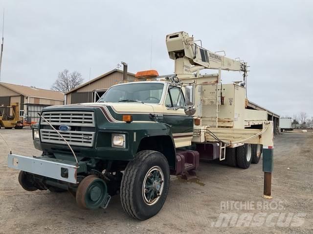 Ford FT900F Вантажівки / спеціальні