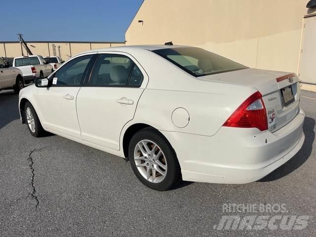 Ford Fusion Автомобілі