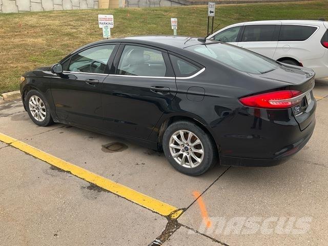 Ford Fusion Автомобілі