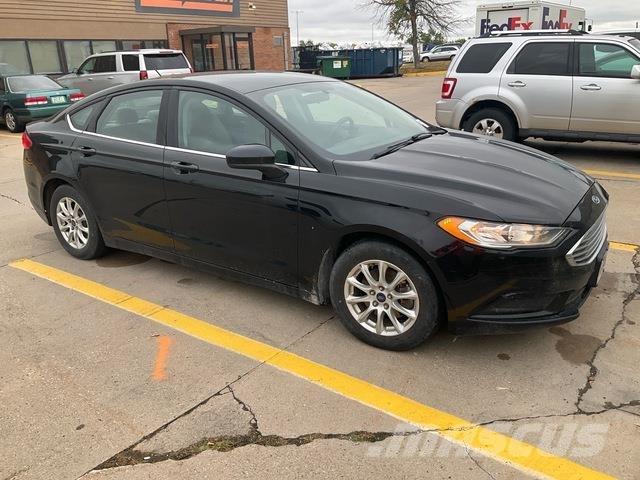 Ford Fusion Автомобілі