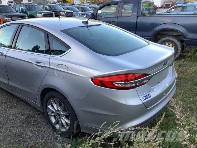 Ford Fusion SE Автомобілі