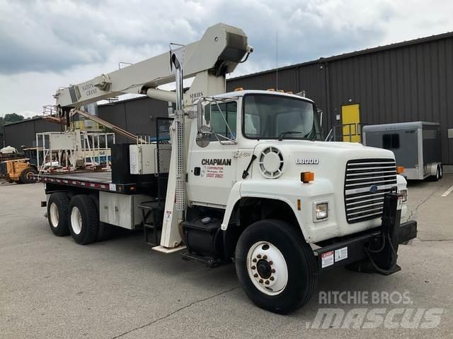 Ford L8000 Вантажівки / спеціальні