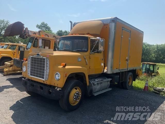 Ford L8000 Комунальні автомобілі / автомобілі загального призначення