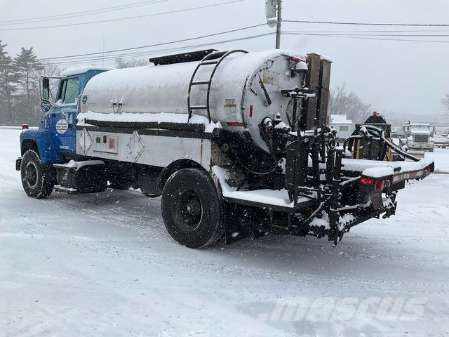Ford L8000 Бетономішалки (Автобетонозмішувачі)