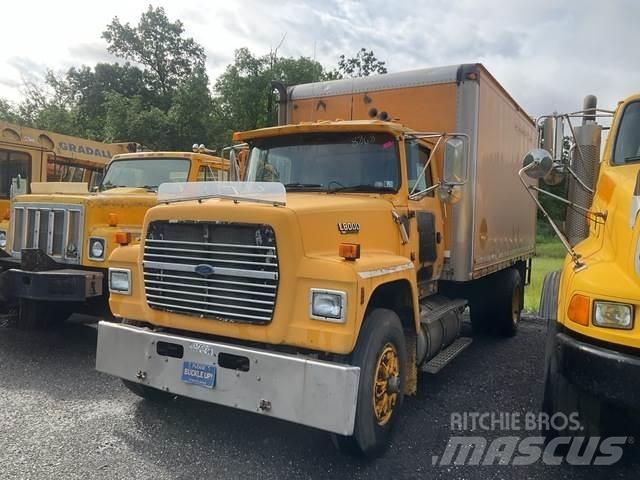 Ford L8000F Фургони