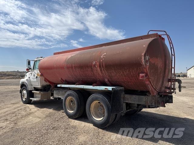 Ford L9000 Поливальні машини