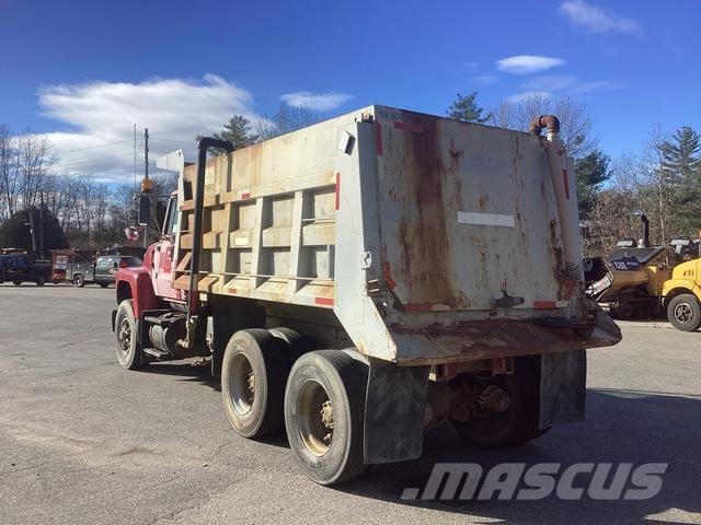 Ford L9000 Поливальні машини