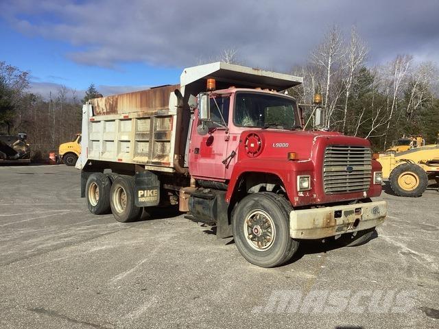 Ford L9000 Поливальні машини