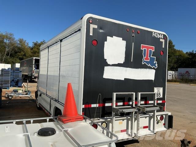 Ford LCF Вантажівки для доставки напоїв