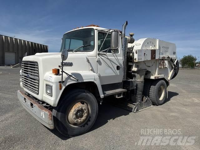Ford LN7000 Прибиральні машини