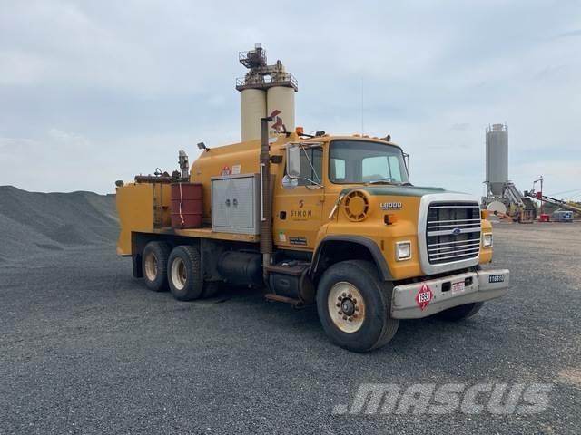 Ford LNT8000 Вантажівки-цистерни