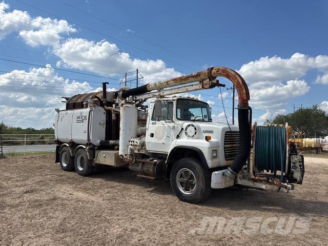 Ford LNT8000F Гусеничні екскаватори