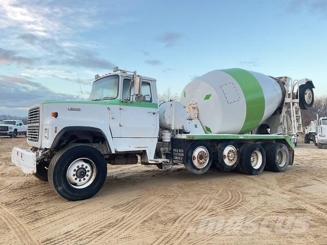 Ford LT9000 Вантажівки / спеціальні