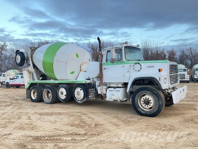 Ford LT9000 Вантажівки / спеціальні